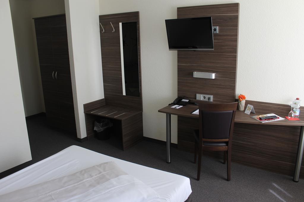 Hotel Weissach Am Neuenbuehl חדר תמונה