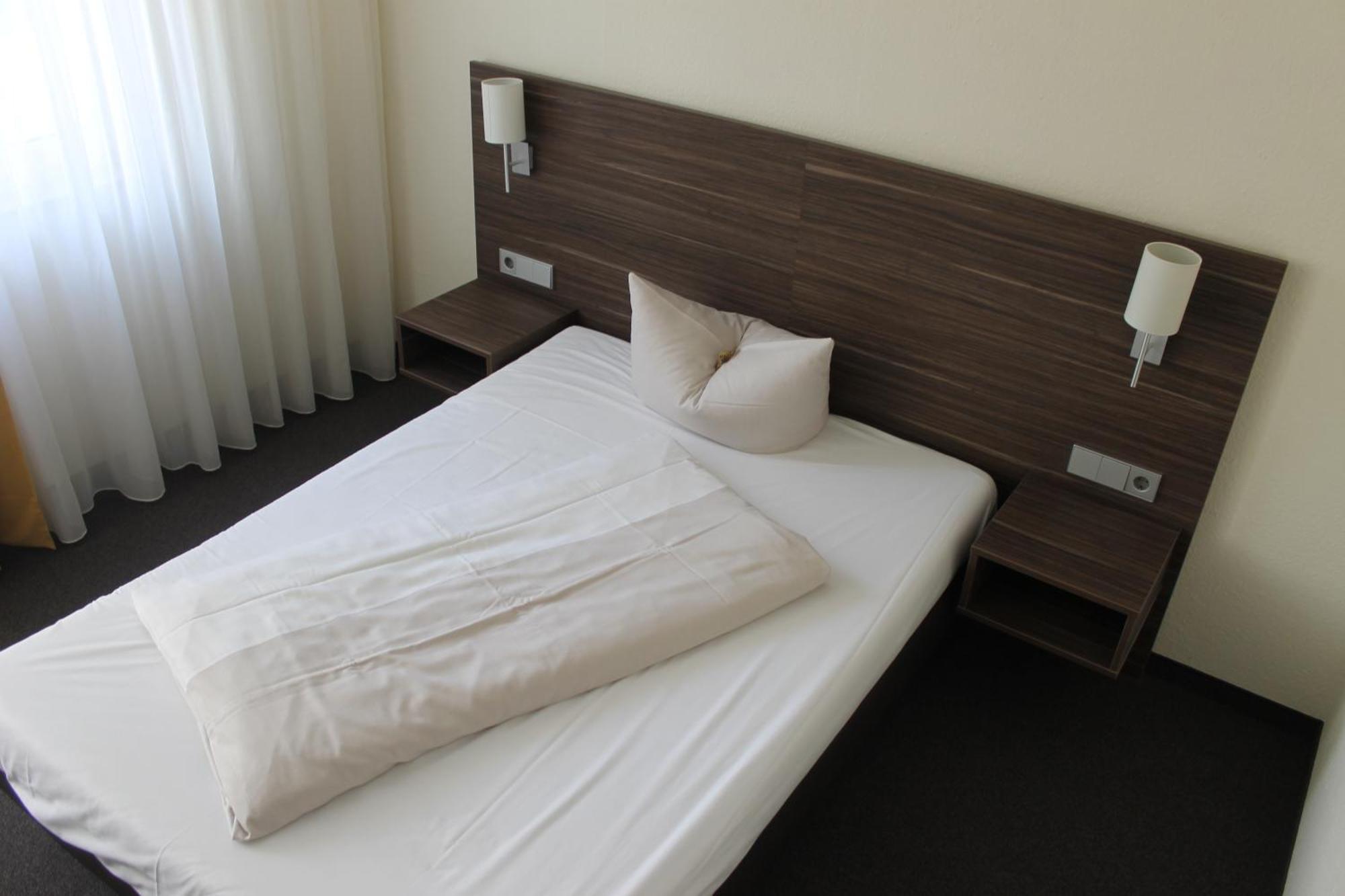 Hotel Weissach Am Neuenbuehl מראה חיצוני תמונה